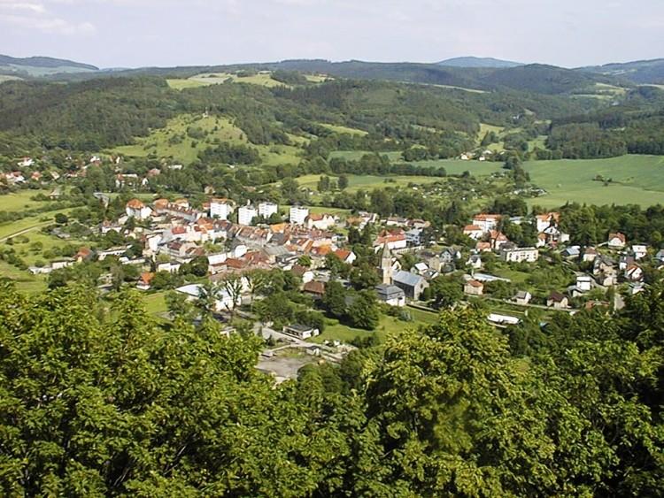 Oto 10 najmniejszych miasteczek na Dolnym Śląsku. Tu wszyscy się znają, a życie płynie powoli