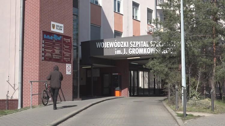 Eksperymentalne leczenie u 8 pacjentów z koronawirusem. „Pacjentka rokuje wyzdrowienie” [WIDEO]