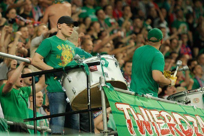 2 na 3 krzesełka podczas wszystkich meczów Śląska na Stadionie Miejskim były puste