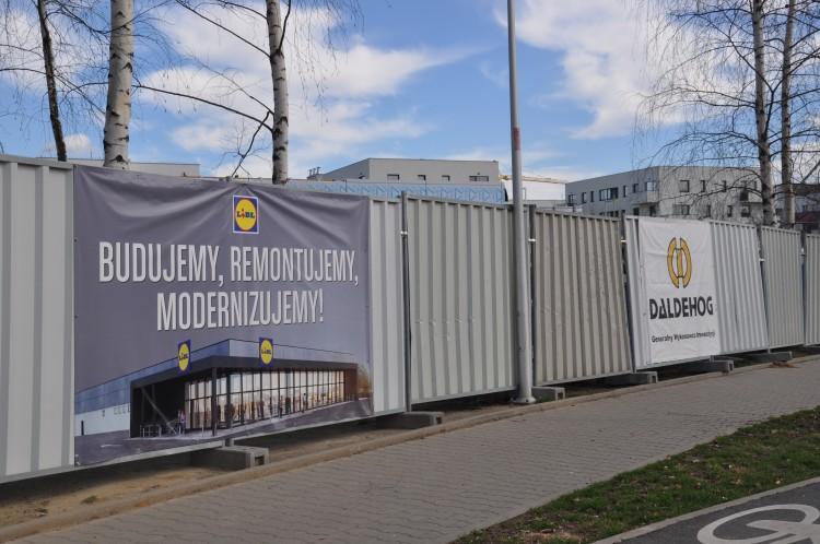 Nowy Lidl we Wrocławiu. Jest opóźnienie w budowie [ZDJĘCIA]