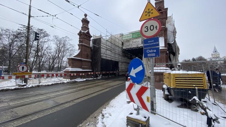 Ależ wtopa! Ogromne opóźnienie w remoncie Mostu Zwierzynieckiego