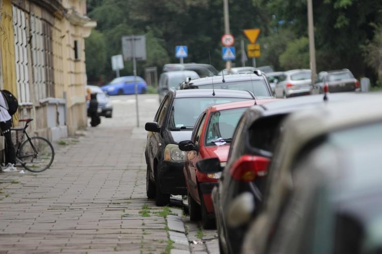 Remont ul. Pomorskiej. Co z darmowymi parkingami dla mieszkańców?