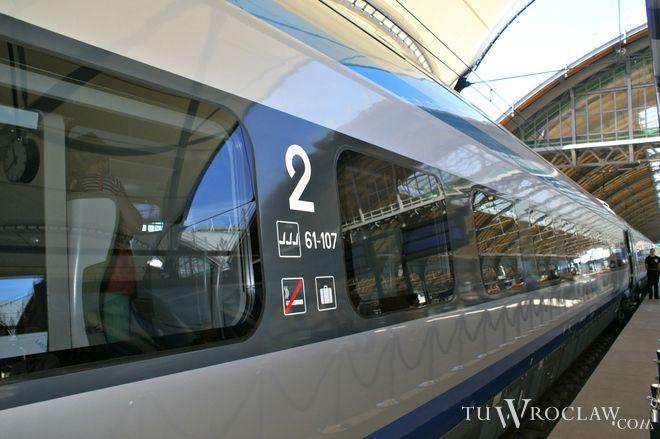 Człowiek zginął pod kołami rozpędzonego pociągu Pendolino jadącego do Wrocławia