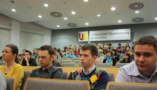 Wielka debata pracodawców z regionu: co z tymi stażami i praktykami?
