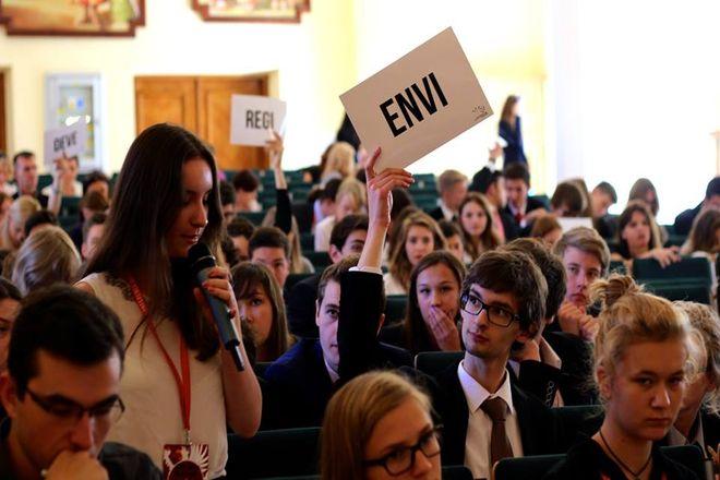 Wrocław: symulacja obrad Parlamentu Europejskiego i wybory młodych delegatów do Europy