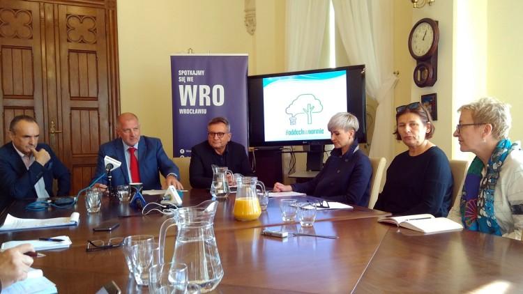 Wrocław ma scenariusze antysmogowe. W drastycznych przypadkach samochody nie wjadą do wyznaczonych stref