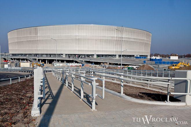 Miasto wciąż czeka na zakończenie budowy stadionu i pieniądze z banku