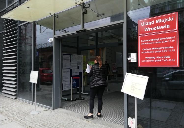 Urząd miejski czynny w sobotę, ale dowodu nie wyrobisz już od piątku