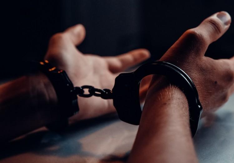 Podejrzany sam się przyznał. Przy sobie miał narkotyki, a w domu ich nielegalną hodowlę