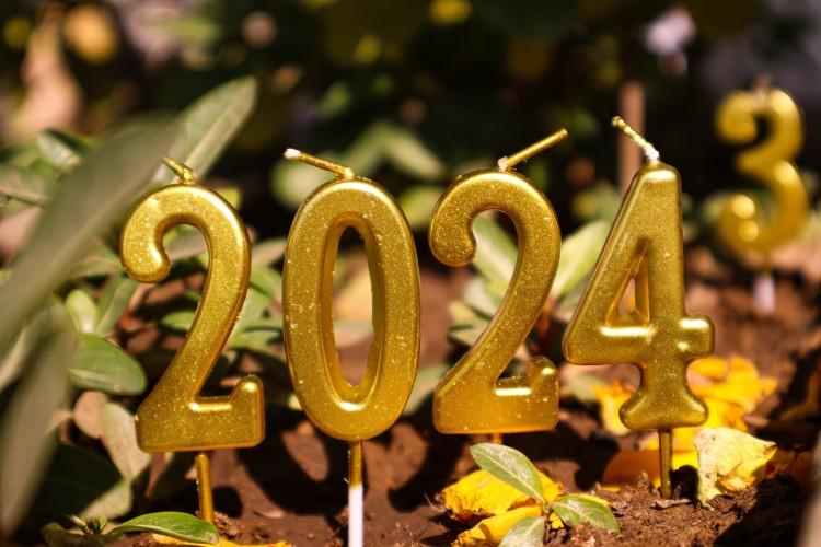 Życzenia na Nowy Rok 2024 - gotowe do wysłania życzenia noworoczne [FAJNE ŻYCZENIA 2024]