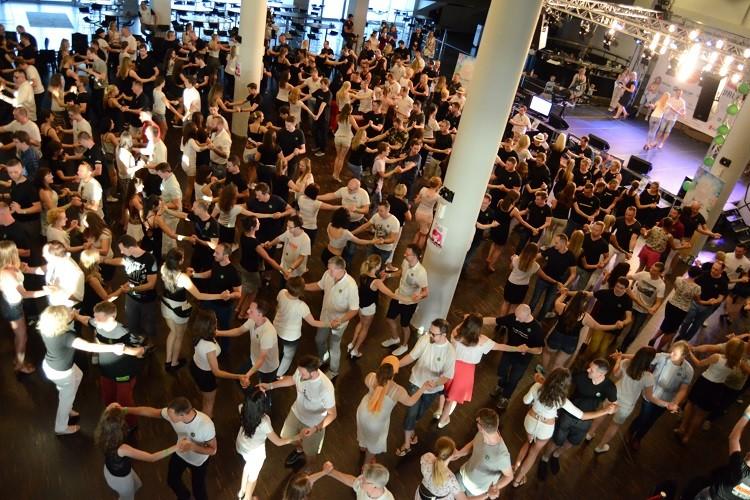 Już w sobotę festiwal taneczny StreetMeet 2018. Będzie próba pobicia rekordu w tańcu bachata