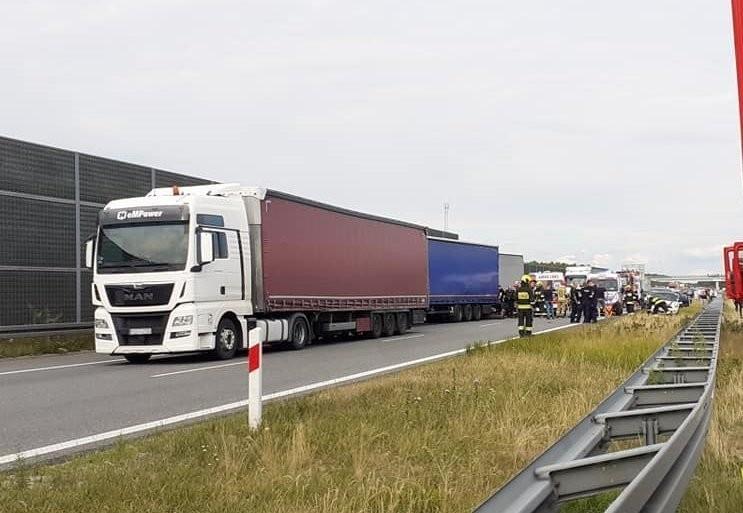 Znów wypadek na autostradzie A4! Gdzie zjechać, aby ominąć korek?