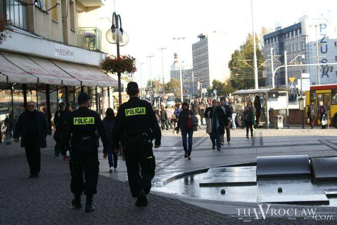 Policjant z Wrocławia uratował kobietę, która chciała popełnić samobójstwo