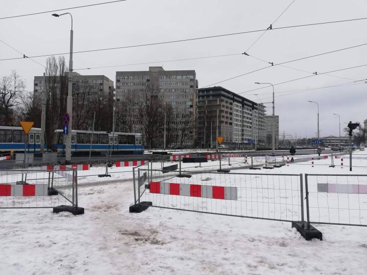 Remont torowiska przy Legnickiej. Ma być zielone i wyciszone [ZDJĘCIA]