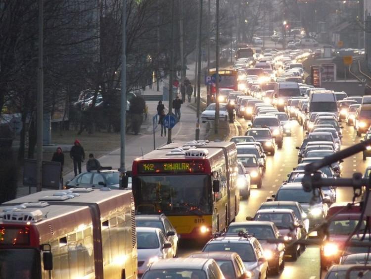 Wrocław zakaże wjazdu do centrum części samochodów. Którym?