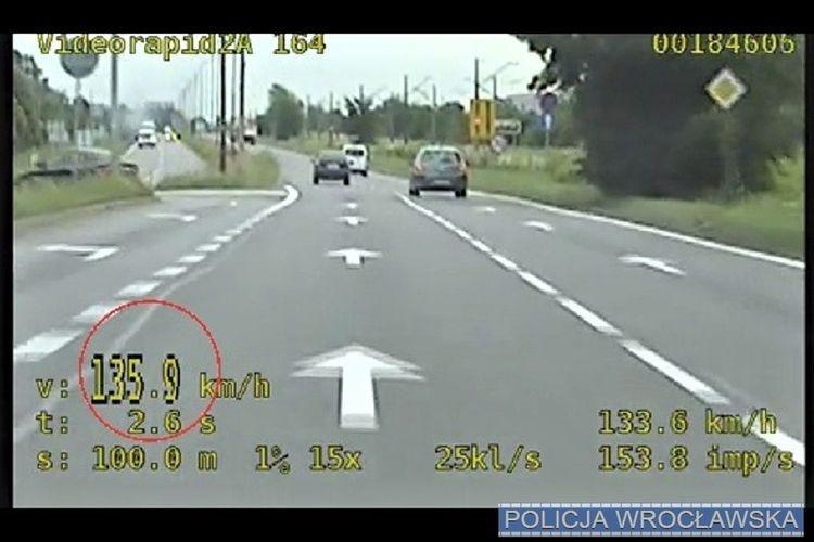 Pędził 135 km/godz. w obszarze zabudowanym. Przyznał, że nie zna przepisów [WIDEO]
