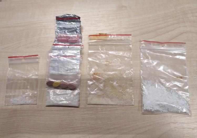 Kuriozum w komendzie policji. Na przesłuchanie przyszedł z narkotykami w kieszeni