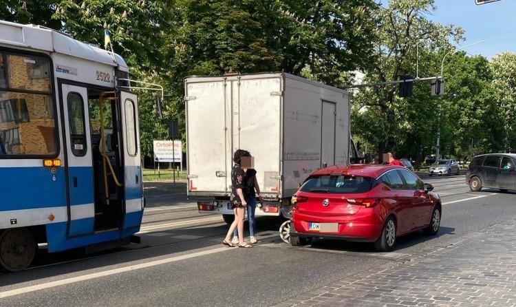 Utrudnienia dla pasażerów MPK po wypadku na Grabiszyńskiej