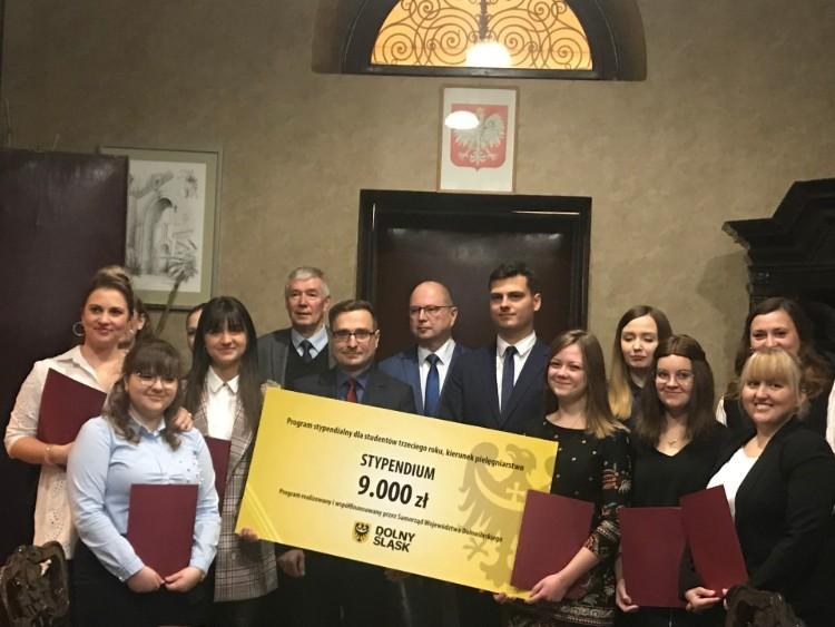 Samorząd województwa przyznał stypendia dla studentów pielęgniarstwa