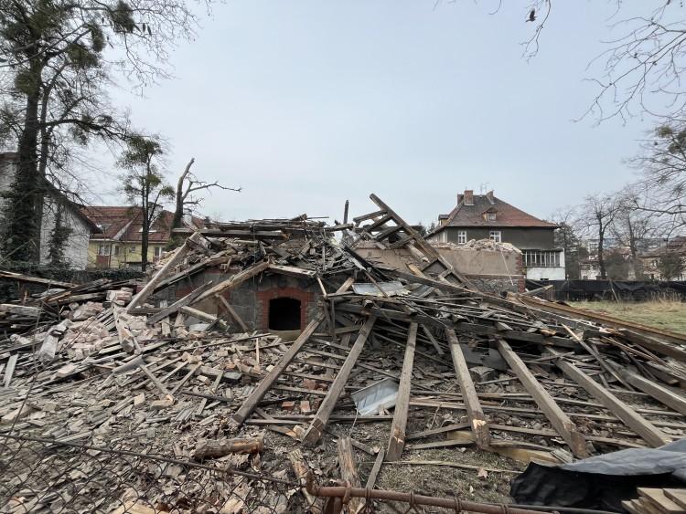 Właściciel nie miał zgody na rozbiórkę zabytkowej willi. Władze Wrocławia zareagowały dopiero dziś