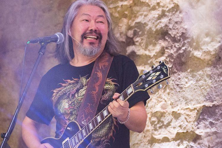 Koncert psychodelicznej etno-rockowej grupy muzycznej