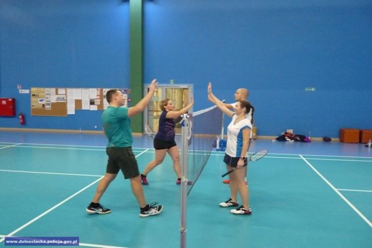 Dziesięć medali wrocławskich policjantów na mistrzostwach Dolnego Śląska w badmintonie
