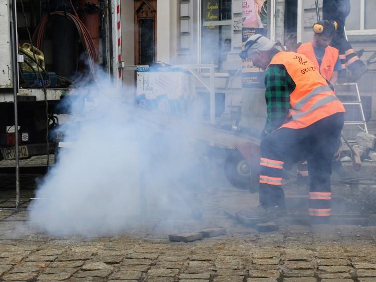 Kolejny etap remontu na św. Mikołaja. Zmiany dla kierowców i pasażerów MPK