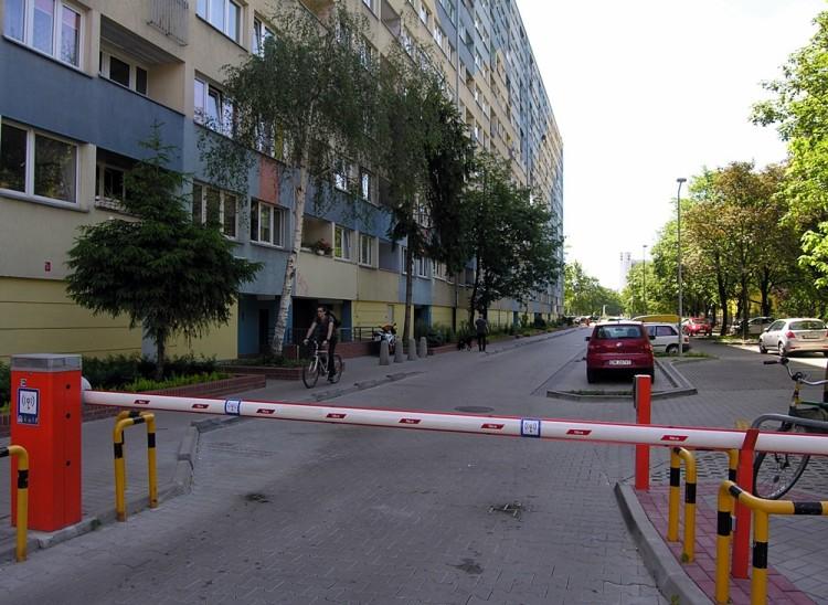 Grodzone osiedla nie będą problemem dla ratowników? We Wrocławiu ruszył program „Bezpieczny Budynek”