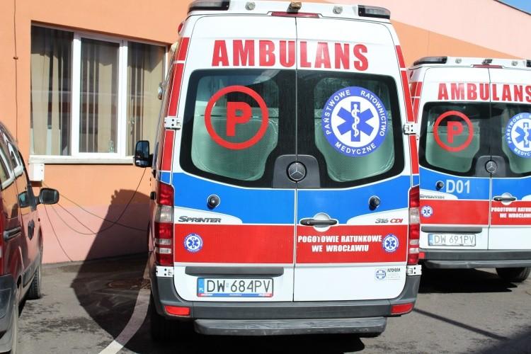 Koronawirus we Wrocławiu. 1,3 mln zł na zakup karetek, straż miejska w gotowości [WIDEO]