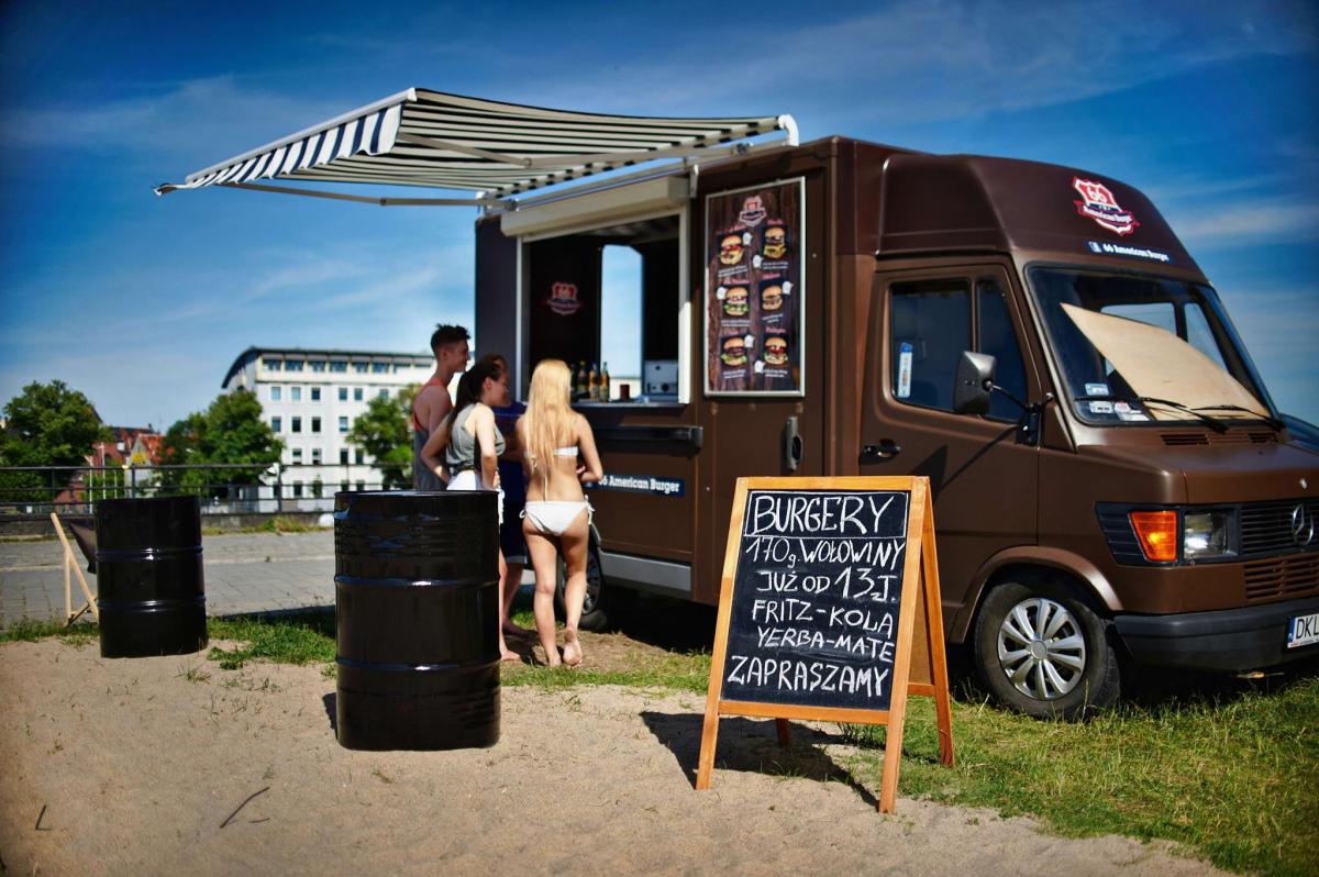 Restauracje na kółkach z całego kraju zjadą się do Wrocławia. Festiwal food trucków już w weekend