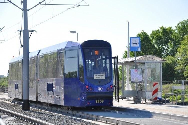 Wrocław: Chaos po awarii tramwaju na ulicy Kosmonautów