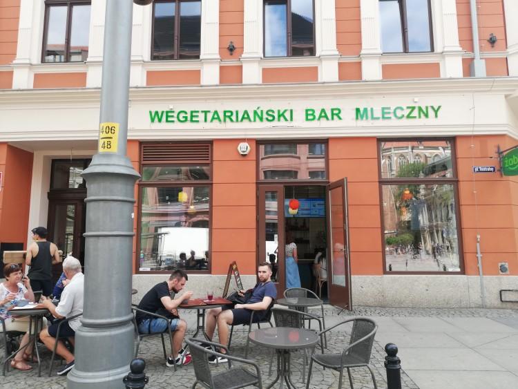 W centrum Wrocławia powstał wegetariański bar mleczny [ZDJĘCIA]