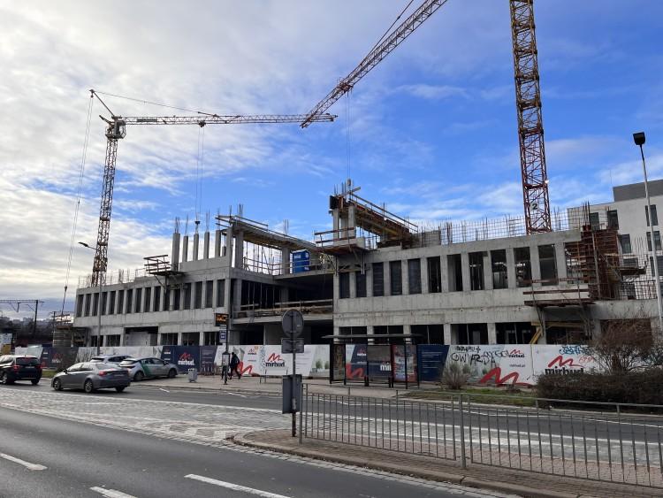 Nowy budynek Sądu Apelacyjnego pnie się w górę. Byliśmy na placu budowy [ZDJĘCIA]