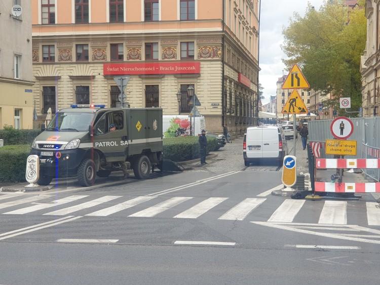 Wrocław: Niecodzienne odkrycie przy samym Rynku. Do akcji wkroczyli saperzy