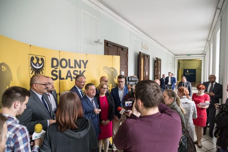 Nowy klub w dolnośląskim sejmiku. Bezpartyjni Samorządowcy łączą trzy środowiska