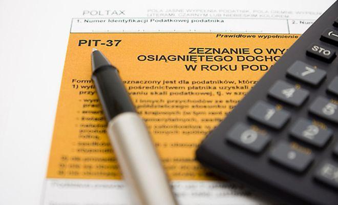 Doradcy pomagają wrocławianom sporządzać zeznania podatkowe
