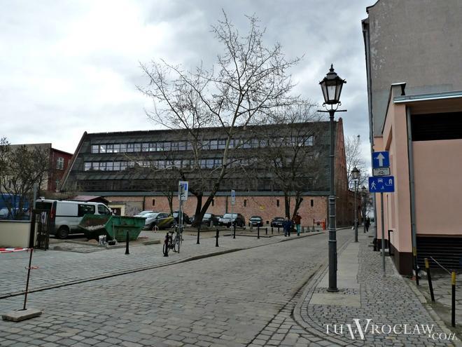 Rowerzyści będą jeździć pod prąd także po Sępolnie. Montują tabliczki