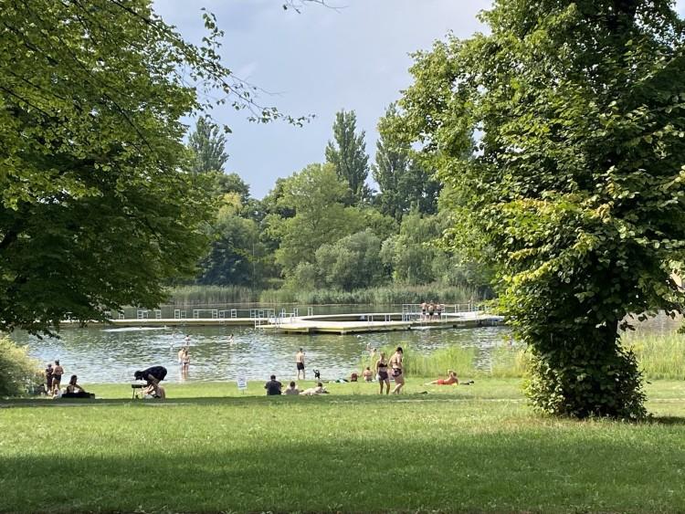 Morskie Oko świeci pustkami. Ludzie wystraszyli się katastrofy ekologicznej?