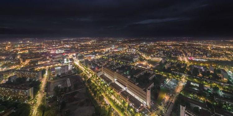 Zakochani dziś za darmo wjadą na szczyt Sky Towera
