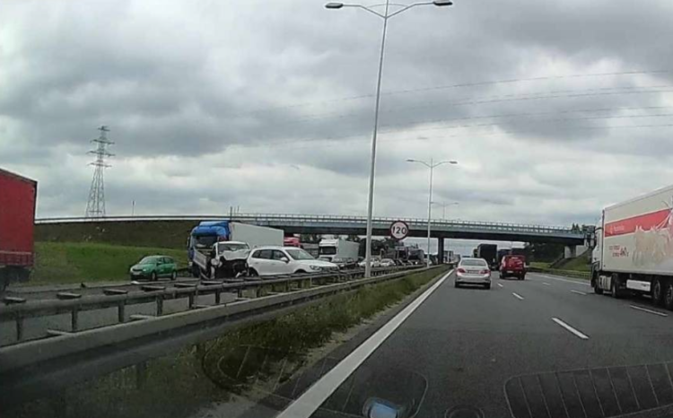 Wypadek na obwodnicy Wrocławia. Trasa do Bielan zablokowana!