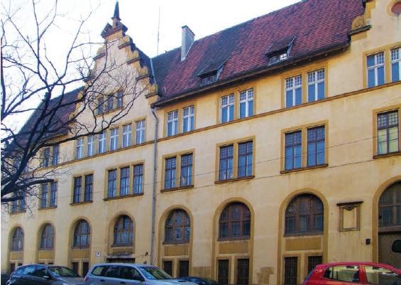 Dawny urząd celny przy Księcia Witolda sprzedany za ponad 10 mln złotych. Kto go kupił?