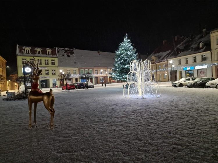 Choinki w miastach i miasteczkach. Kto ma ładniejszą niż we Wrocławiu?