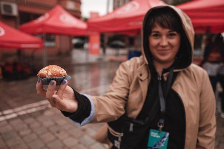 Zachęcają, by podziękować sąsiadowi i podarować mu prezent