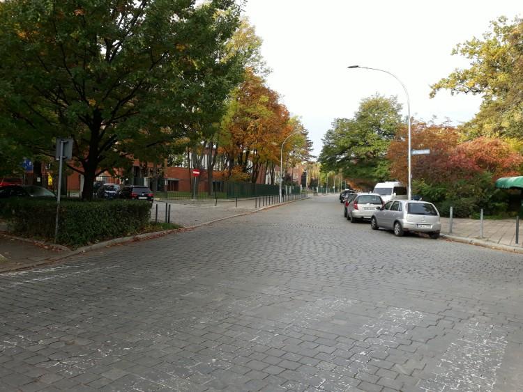 Miasto uspokaja ruch na kolejnych 8 ulicach. Azyle, progi i wyspy za ponad 1 mln zł