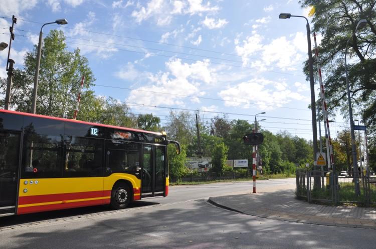 Przejazd kolejowy po zerwaniu sieci trakcyjnej już czynny [ZDJĘCIA]