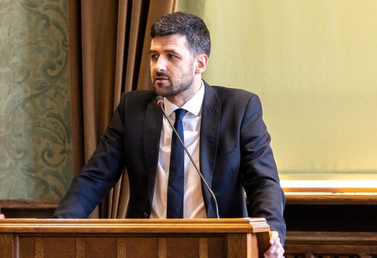 Uhle: Wszyscy staną przeciw Sutrykowi i przegra