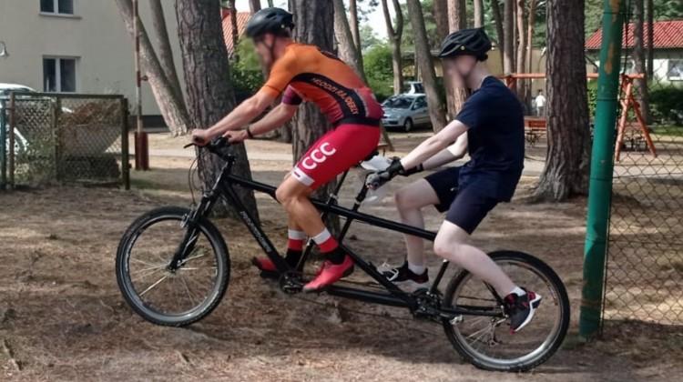 Złodziej ukradł niewidomym dzieciom rower. Teraz zbierają na nowy