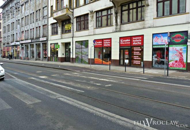 Ulica Krupnicza do poprawki. Wiosną jeszcze raz wymalują tam pasy i naprawią chodnik
