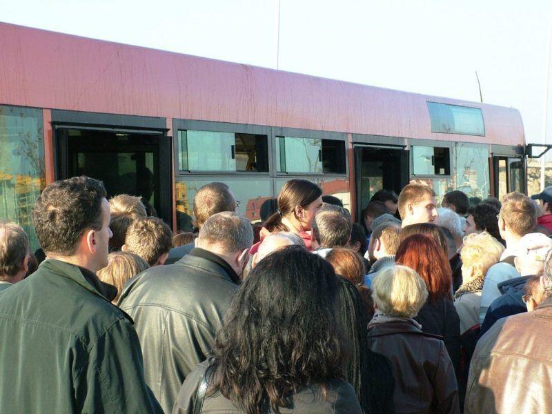 UM: będą wnioski z kłopotów z dojazdem na stadion