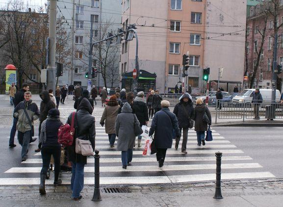 Czy Wrocław to miasto przyjazne pieszym? Aktywiści to sprawdzili [RAPORT]